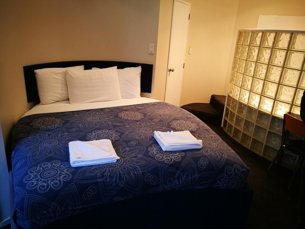 Airport Birches Motel 4*